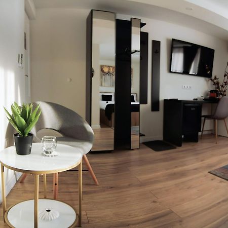 Casa Emilia Hotel Hunedoara Room photo
