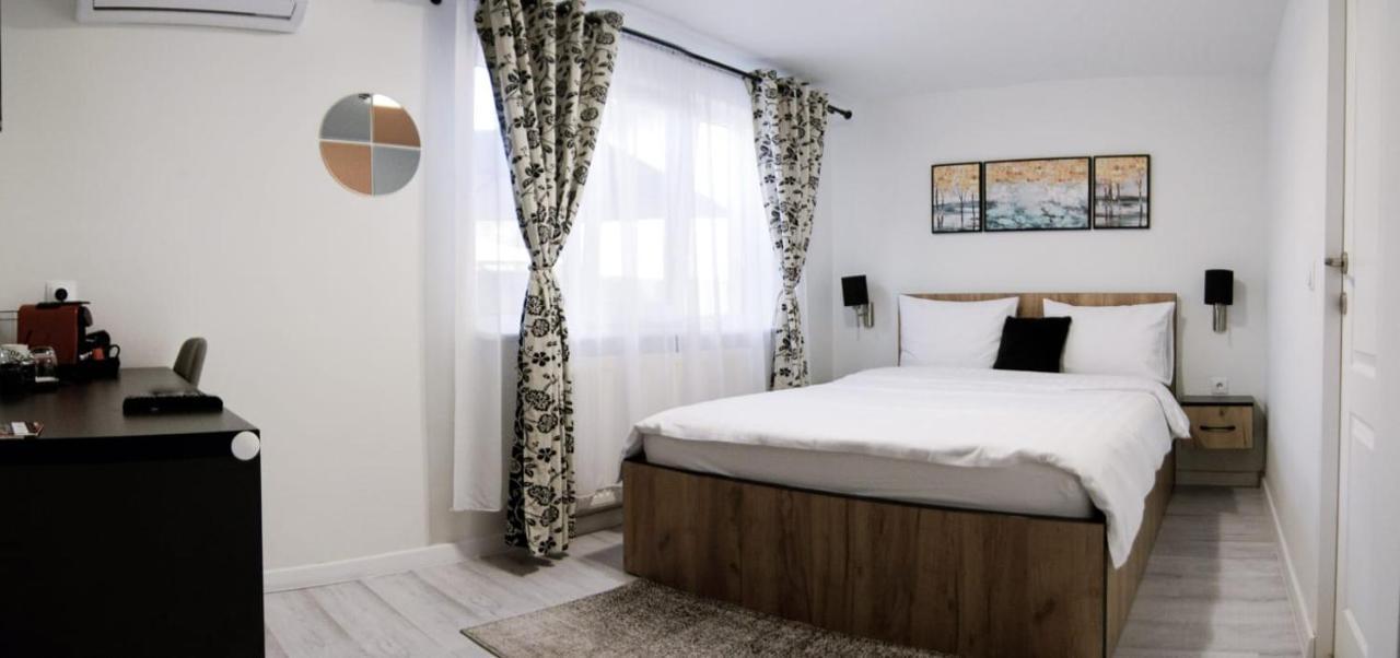 Casa Emilia Hotel Hunedoara Exterior photo