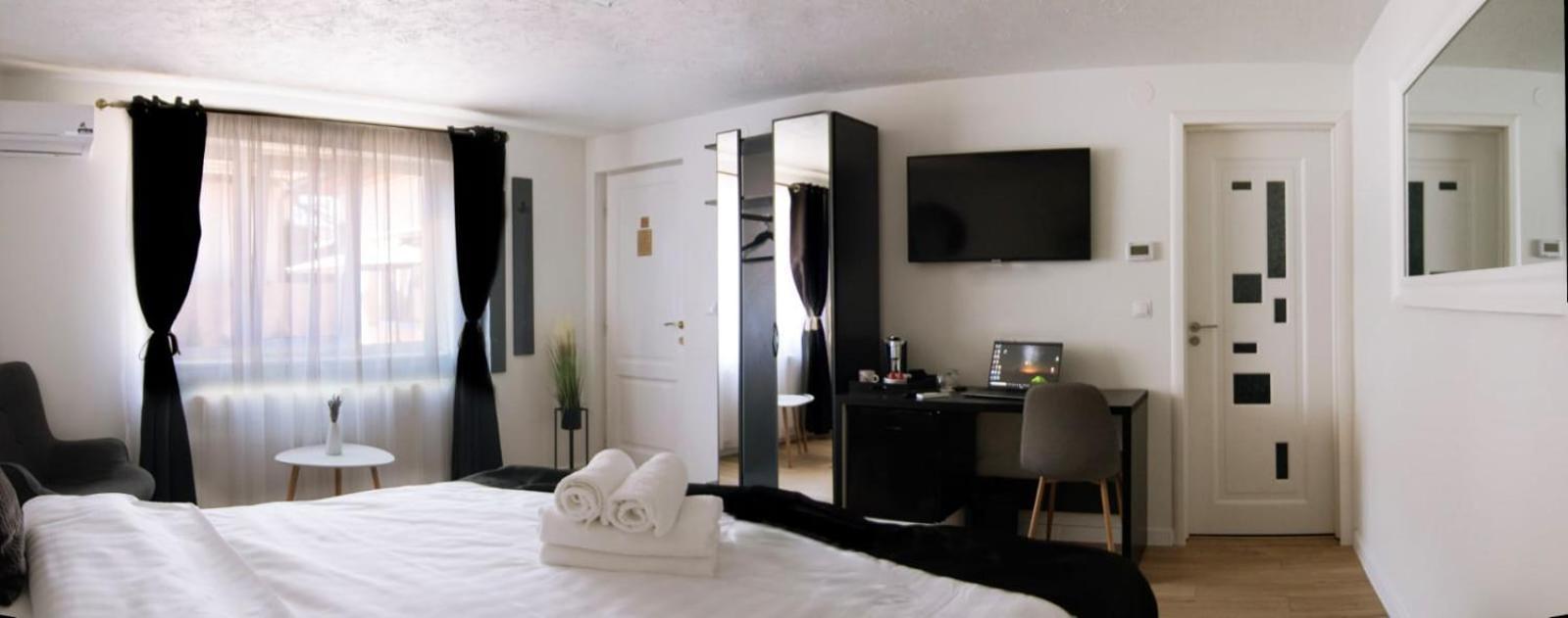 Casa Emilia Hotel Hunedoara Room photo